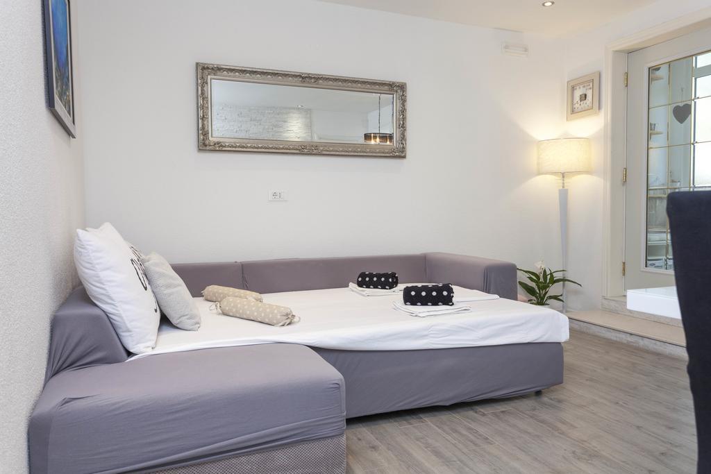 Apartmani Marina Макарска Экстерьер фото