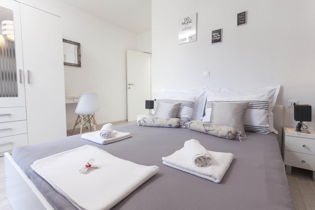 Apartmani Marina Макарска Экстерьер фото
